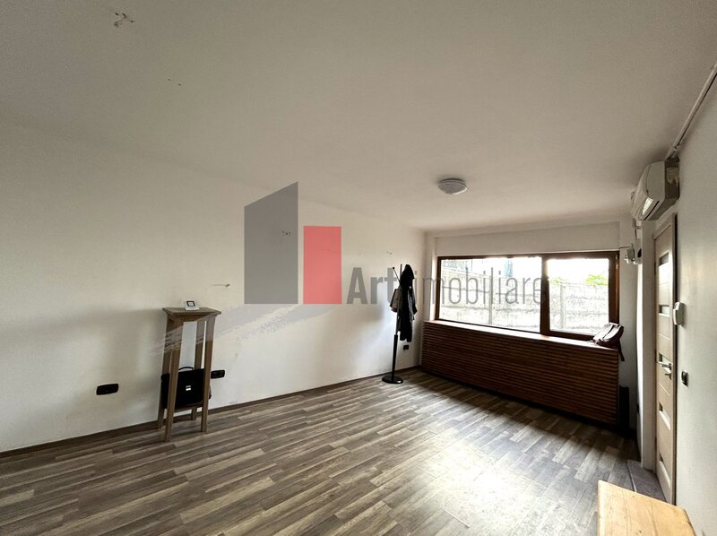 Zona Ultracentrala, Piata Romana, apartament 2 camere, corp casa.