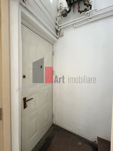 Zona Ultracentrala, Piata Romana, apartament 2 camere, corp casa.